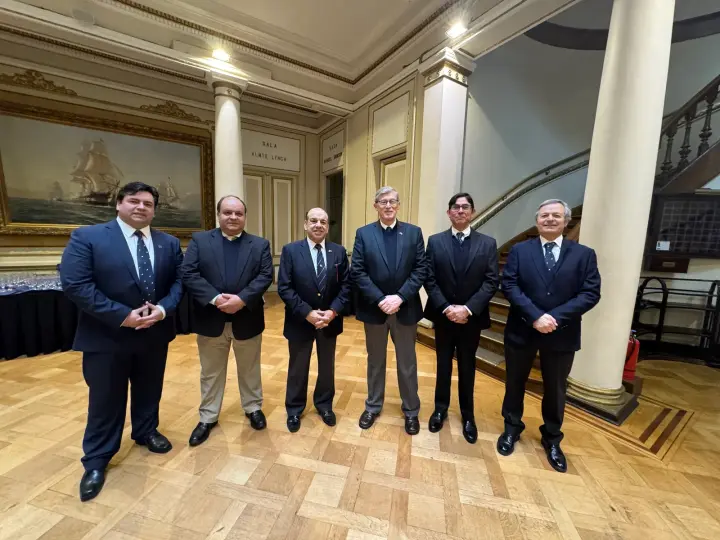 Autoridades presentes en la ceremonia del Día del Práctico