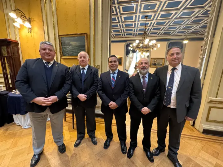 Dirigentes gremiales en la conmemoración del Día del Práctico