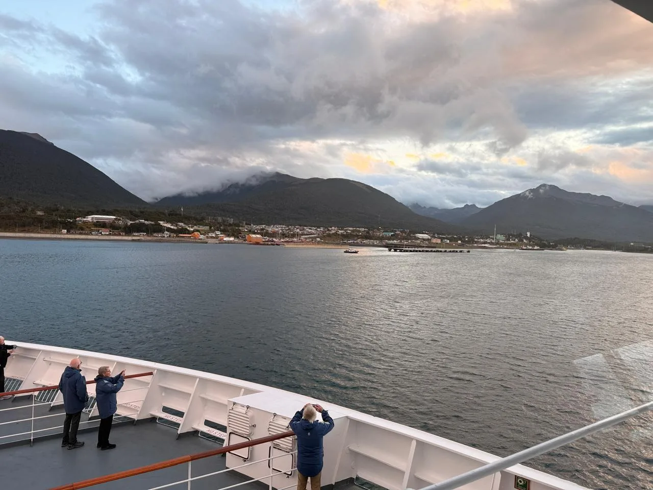 Actividad marítima en Puerto Williams